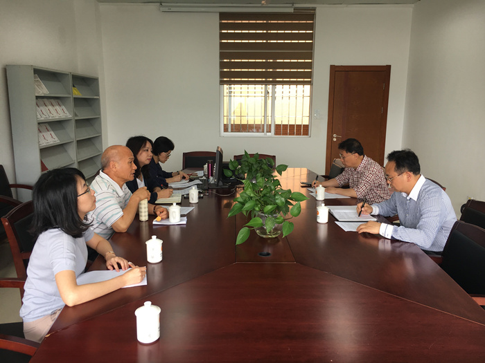 0514投稿照片-外语系-座谈会_副本.jpg