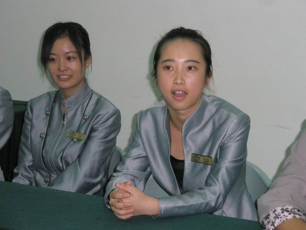3.学生踊跃发言.JPG