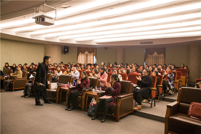 林宏与现场师生互动.jpg