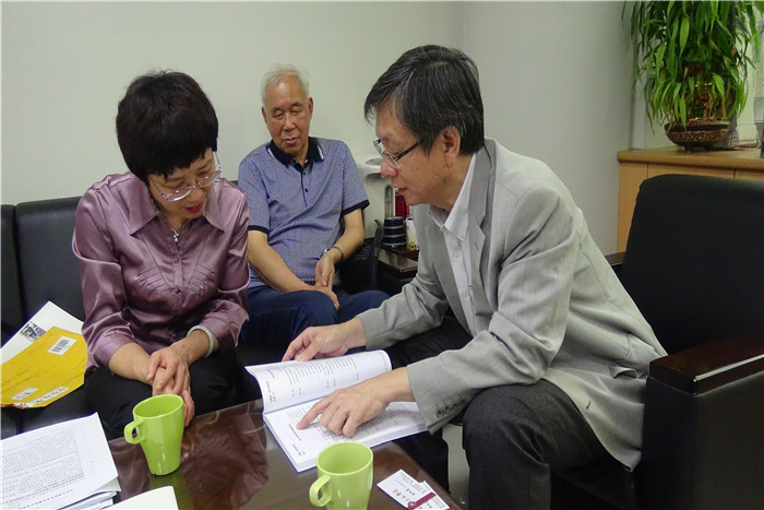 与世新大学余致力教授交流通识教育.jpg