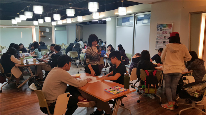 20160328参观台湾高雄第一科技大学课堂.jpg