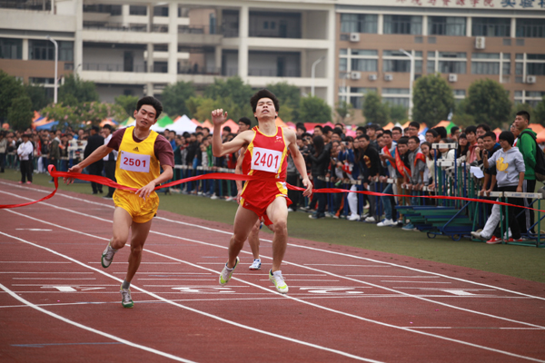 男子甲组100米.jpg