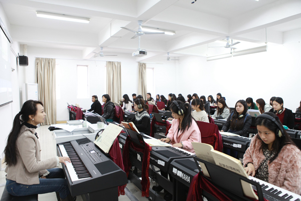 数码钢琴教室.jpg