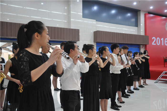 2  20160614院管弦乐队演奏开场曲《欢乐颂》.jpg