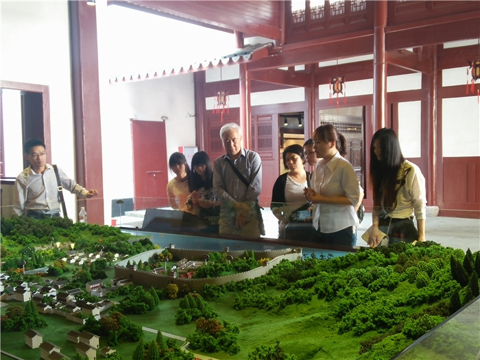 管理系师生赴闽安村进行实地调研 (2).jpg