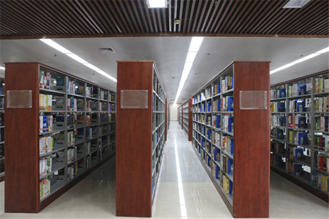 公共书库一角.jpg
